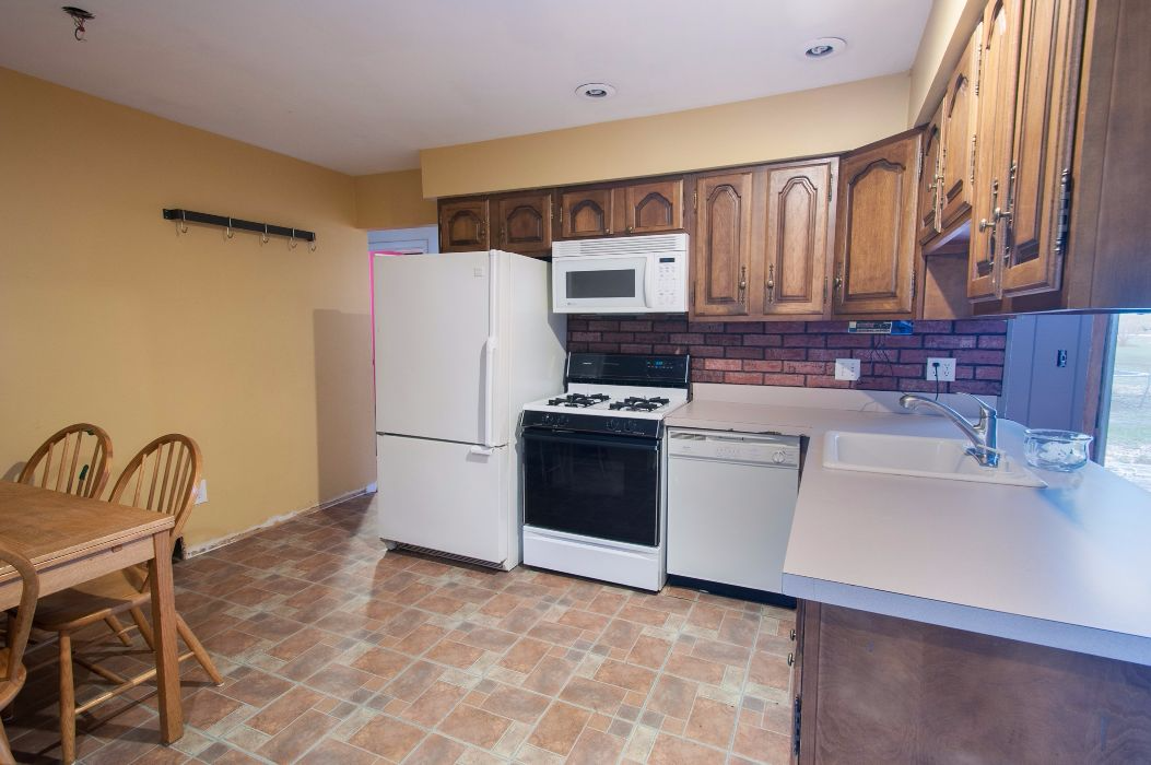 39647 John Dr, Canton Twp, MI 48187